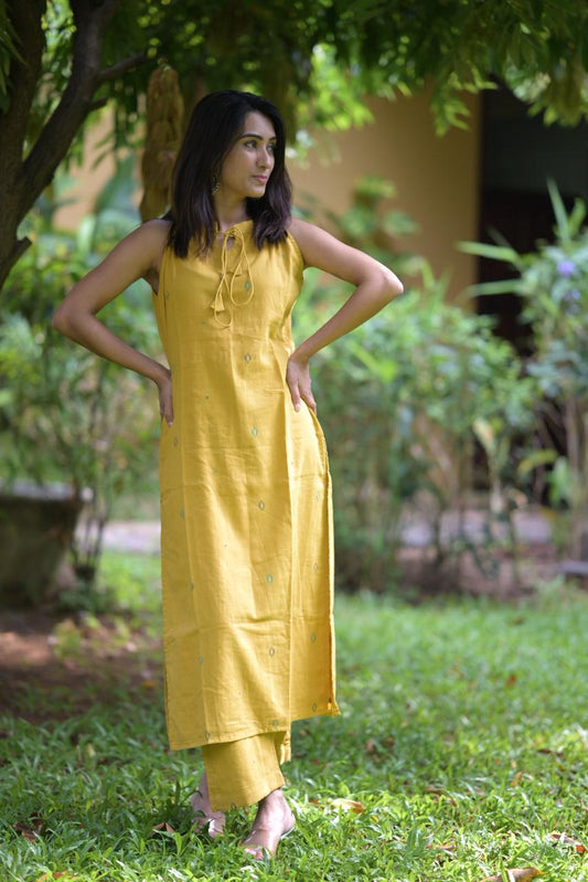 Sleeveless Jamdhani coordset